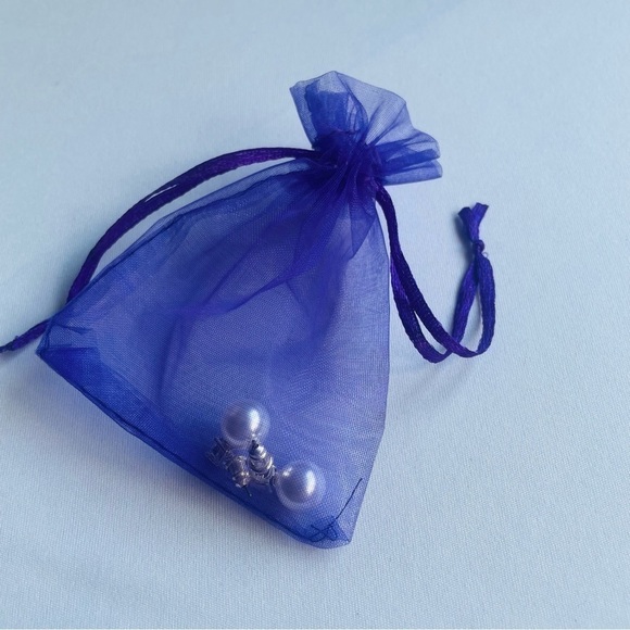 Silverstone Pearl/Crystal Stud Earrings - Picture 8 of 8